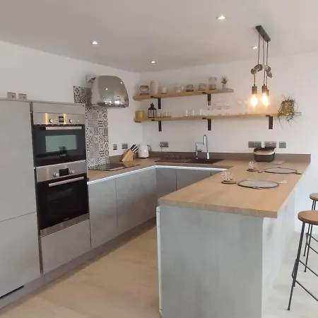 Impeccable 2-bed House In Newquay Holiday home *
