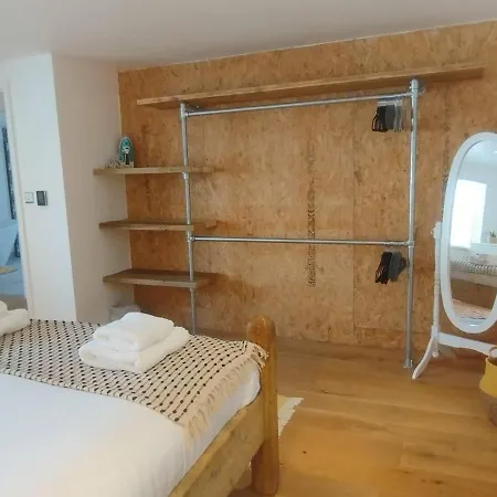 Holiday home Impeccable 2-bed House In Newquay *